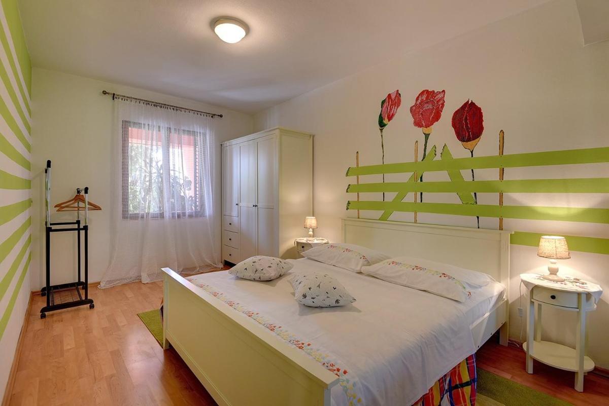 Apartment Milat Banjole Eksteriør billede